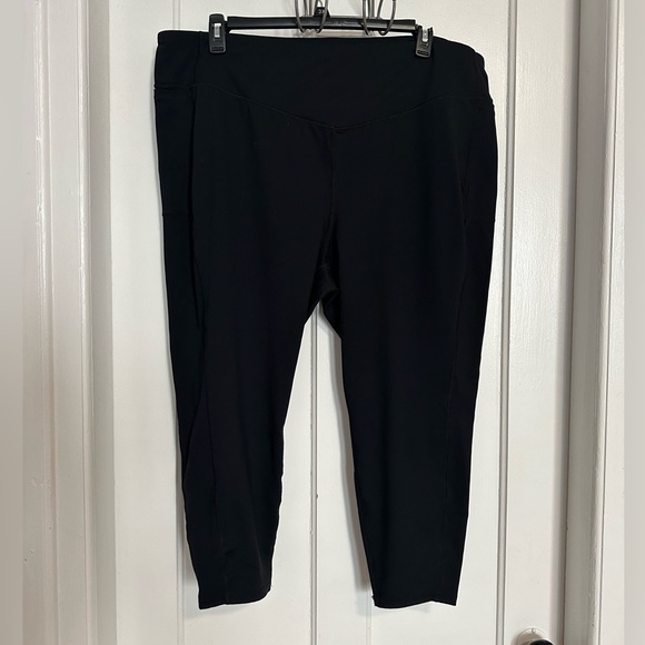 Torrid Size 4 Performance Core Capri Active Legging With Side Pockets - Picture 3 of 9